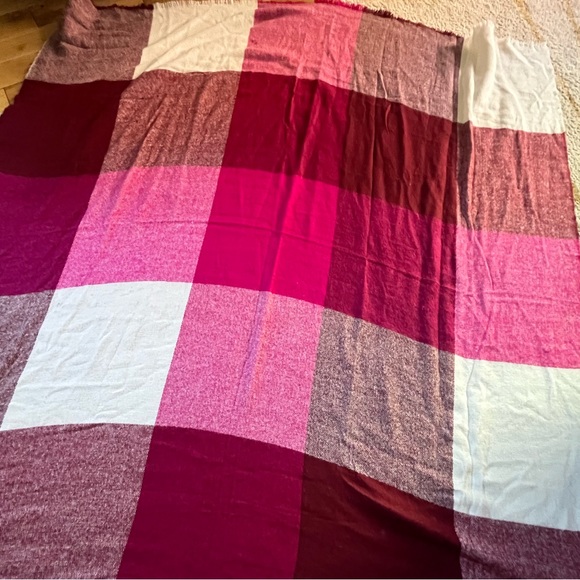 ASOS Design Oversized Square Woven Scarf in Checkered Pink - Picture 6 of 8